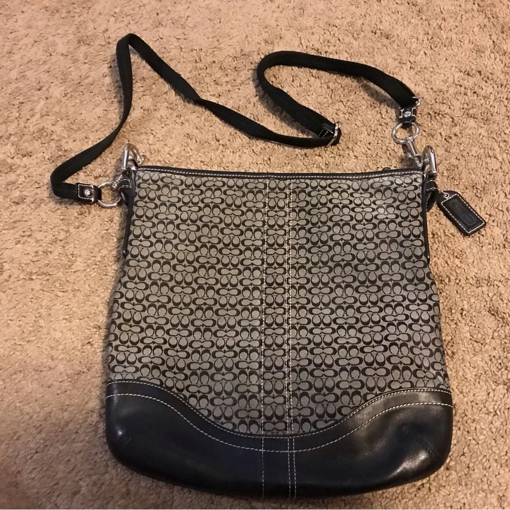 Coach Black & Gray Signature Jacquard Crossbody Shoulder Bag F10944 Vintage 2007